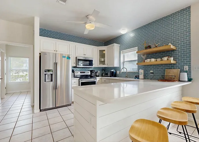 Spacious Private With Patio Balconies Close To Beaches Holiday home Gulf Shores