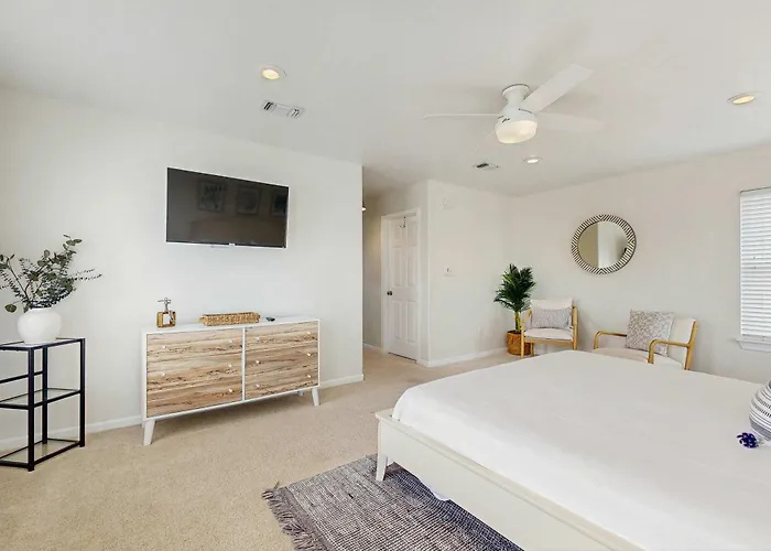 Spacious Private With Patio Balconies Close To Beaches * Gulf Shores