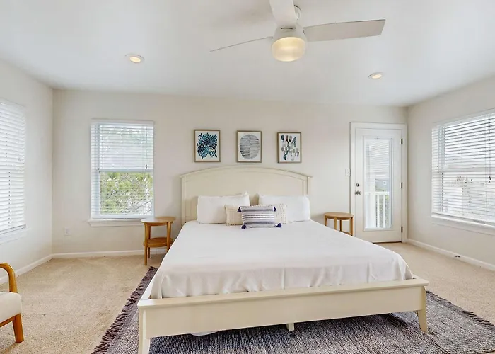 Spacious Private With Patio Balconies Close To Beaches Holiday home